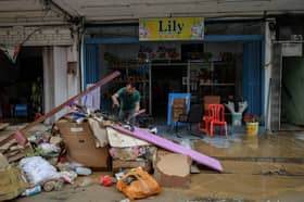 Bah: Peniaga di bandar Segamat tanggung rugi, lelong barang hingga 50 peratus