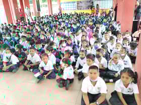 புன்னகை பூத்த முகப் பொலிவுடன்  வாகீசர் தமிழ்ப்பள்ளியில் 100  புதிய மாணவர்கள்  சேர்ந்தனர்.