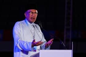 Anwar confirms bid to defend Keadilan president post
