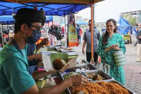 Tengku Permaisuri visits Stadium Shah Alam Ramadan bazaar