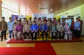 Tengku Amir Shah santuni anak yatim, serah sumbangan Aidilfitri