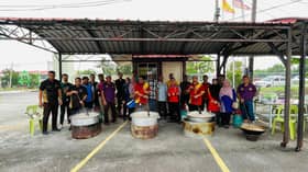 Mais agih 600 bekas bubur lambuk, hulur duit raya kepada anak yatim