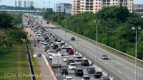 LLM: Aliran trafik lebuh raya utama perlahan setakat 6 petang ini