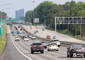 Aliran trafik perlahan di lebuh raya utama setakat 10.30 pagi