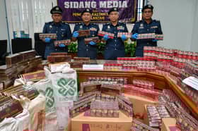 Lebih 900,000 batang rokok seludup dirampas, lelaki tempatan ditahan 