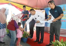 Sumbangan legakan penduduk Sungai Tua, bantu bersiap sambut Aidilfitri