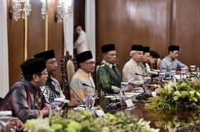 Songkok lambang jati diri, pakaian hiasan peristiwa penting