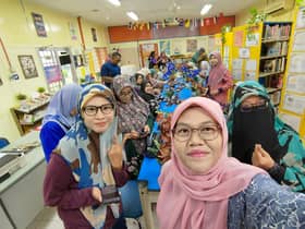 Permatang homemakers, single mums join orchid arranging programme