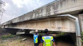 Jambatan Pekan Tanjong Karang tidak retak, selamat digunakan