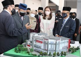 Sultan nasihat doktor beri khidmat terbaik, sabar tangani pesakit