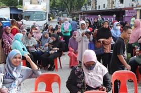 Jualan murah Taman Medan ditutup awal selepas diserbu penduduk luar