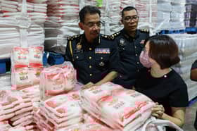 Peniaga jual gula secara bersyarat berdepan tindakan tegas termasuk gantung lesen