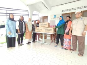 Warga emas, mualaf Hulu Kelang terima Bakul Rahmah sempena Aidilfitri