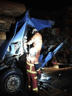 Pemandu lori balak rentung kemalangan babitkan tiga kenderaan berat