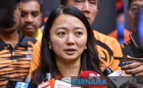 大马队伍止步全英赛8强战  杨巧双鼓励羽球员努力训练再接再厉