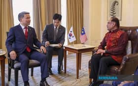 Anwar receives courtesy call from South Korean defence minister