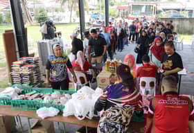 400 pengunjung serbu jualan murah, nombor giliran habis seawal 9 pagi