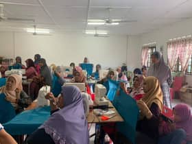 30 sertai program jahit beg guna kain rentang kitar semula