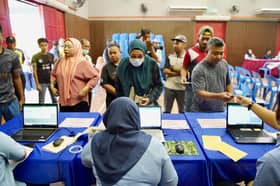 387 keluarga di DUN Paya Jaras terjejas bah terima sumbangan hampir RM100,000