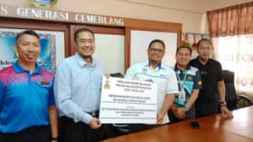 DUN Meru hulur sumbangan RM50,000 ganti meja, perabot uzur bilik guru