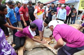 Anak muda sertai ziarah korban di Masjid An Nur Wira Damai