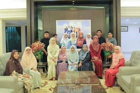 Pekawanis, parlimen Shah Alam rai 16 pelajar cemerlang SPM