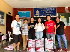 Wakil rakyat sumbang 100 beg baja, galak penduduk bercucuk tanam