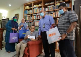 Three ex-journalists receive contributions through Kasih@Hawana fund