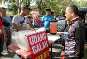 Penduduk DUN Sungai Ramal buka gerai meriahkan program jualan murah