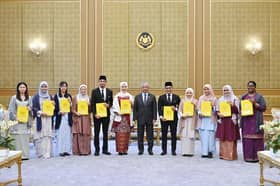 King confers scholarship to 11 students