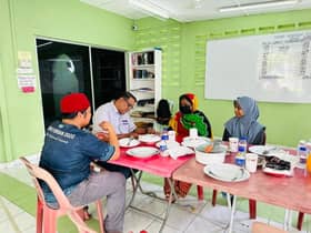 Ibu tunggal peluk Islam selepas tersentuh hati layanan LZS