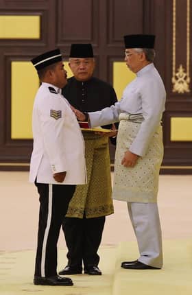 Agong confers awards on 292 individuals
