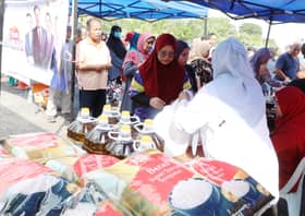 Jualan murah bukti negeri cakna nasib rakyat, pengunjung tekad balas budi