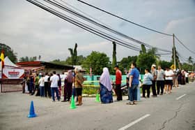 Calon, pemimpin ambil kesempatan mengundi awal pagi