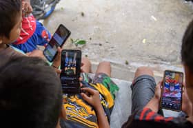 Kajian WHO: Tiada kaitan barah otak, telefon bimbit