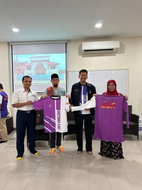 Enam rumah kebajikan sertai Sukan Anak Yatim terima jersi tajaan Yide