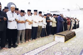 MB sertai jemaah tunai solat jenazah Johari Harun