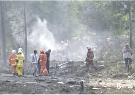 Penduduk dengar letupan kuat, nampak pesawat, motor terbakar