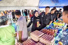 Jualan murah terus meriah, minyak masak licin kurang sejam