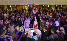 PM Anwar meets diaspora, students in New York