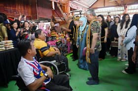 Hasrat OKU lumpuh kaki bertemu Agong, Permaisuri tercapai