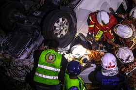 Seorang maut, van bawa pelancong Singapura jatuh cerun di Balik Pulau