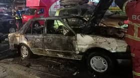 நான்கு கார்கள் தீக்கிரை- முதியவர் கருகி மரணம்