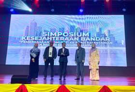 Bangunkan kejiranan lestari, majukan komuniti berpendapatan rendah