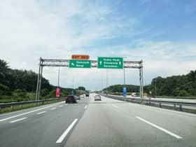 Runtuhan cerun: Lorong kecemasan, perlahan di KM 9.3 arah utara Lebuhraya LEKAS ditutup