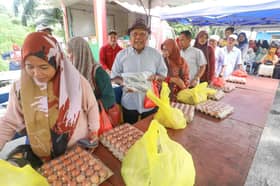 Ibu berpantang 'curi' peluang kunjungi JER, pesara cari beras murah