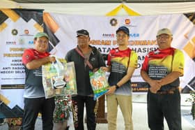 PNSB sumbang bakul makanan, anjur program bersih masjid libat mahasiswa