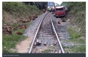 Kereta api langgar lori muatan sawit di Jerantut, dua cedera