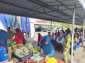 Orang ramai serbu Jualan Rahmah Bergerak, nikmati harga rendah