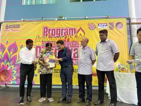 MBSA sumbang hamper Deepavali, RM100 kepada individu kurang mampu